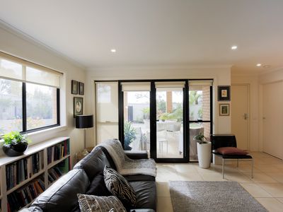 6 Knox Court, Kennington