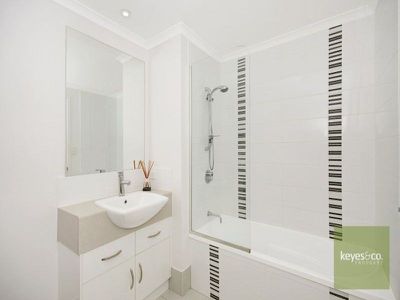 75 / 6-24 Henry Street, West End