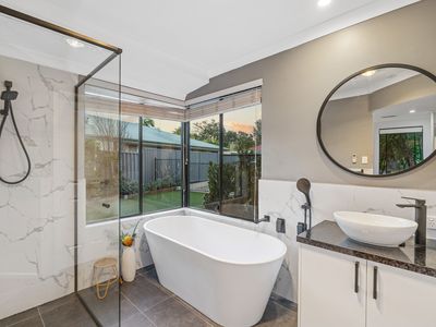 10 Emander Drive, Dianella