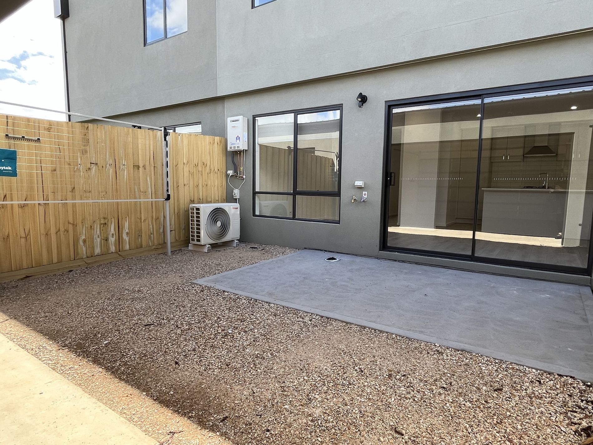 6 Rodway Walk, Tarneit