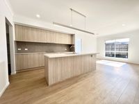 37 Redcomb Drive, Park Ridge