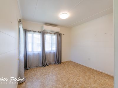 24 Douglas Street, West Mackay