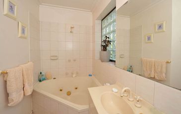 6 Young Street, Beaconsfield Upper