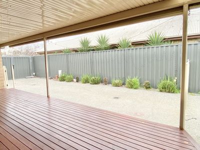 9 Eucumbene Road, Manor Lakes