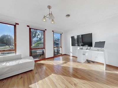8 Geraldine Drive, Hampton Park