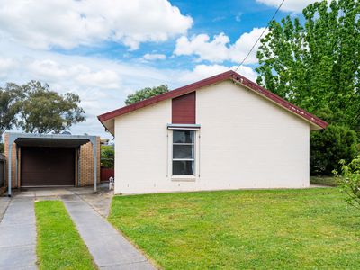 76 TRUDEWIND ROAD, Wodonga
