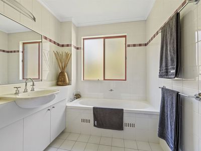 13 / 1A Mitchell Parade, Mollymook