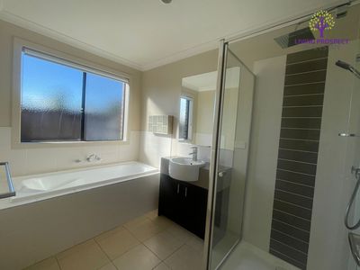 1 Rodeo Grove, Point Cook