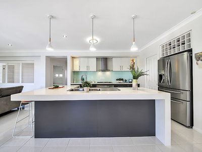 8 Blue Gum Place, Wakerley