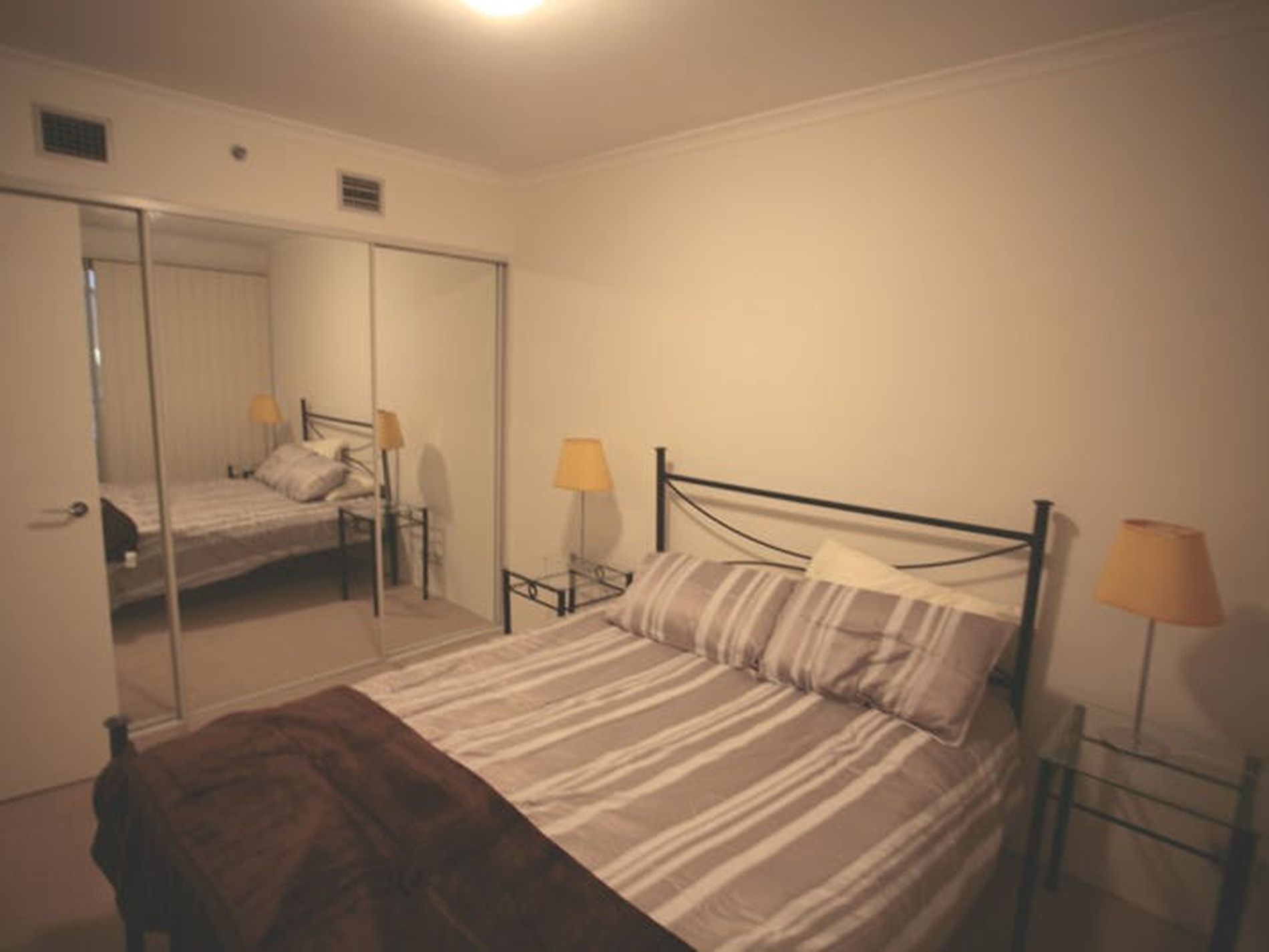 802 / 1 Hosking Place, Sydney