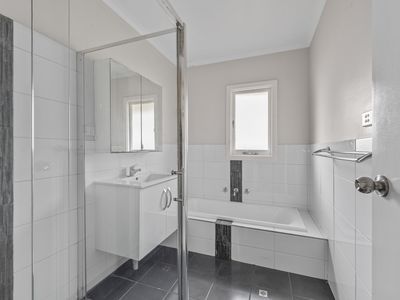 41 Eureka Street, Hannans