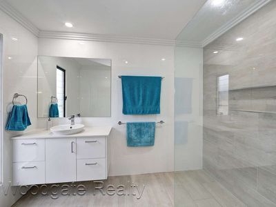 156 Acacia St, Woodgate