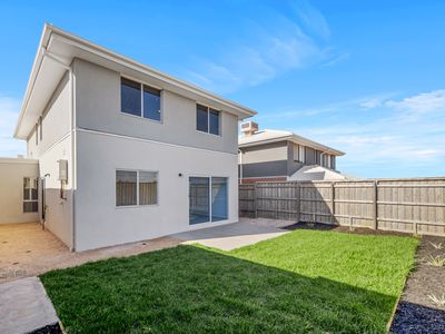 27 Hastings Way, Nar Nar Goon North