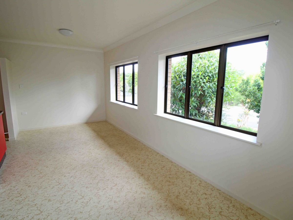 46 Armstrong Street, Atherton