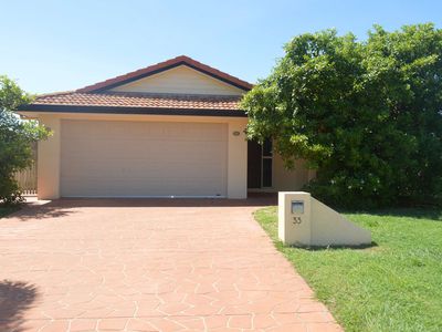 33 Jenkinson Drive, Annandale