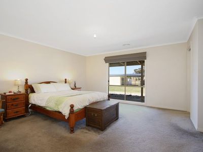 5-7 Jacaranda Ave, Rutherglen