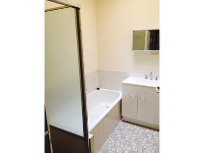 2 / 51 Morris Road, Hoppers Crossing