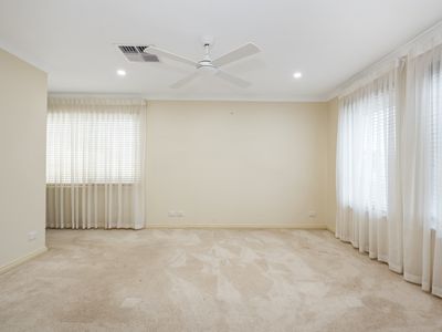 11 Smythe Drive, Broadwood