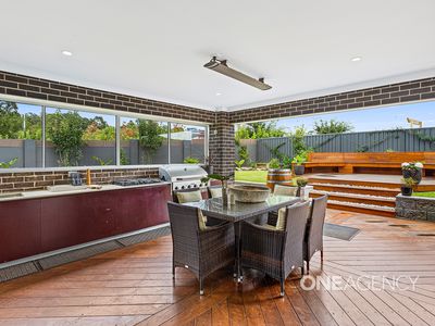 1 Honeybee Crescent, Calderwood