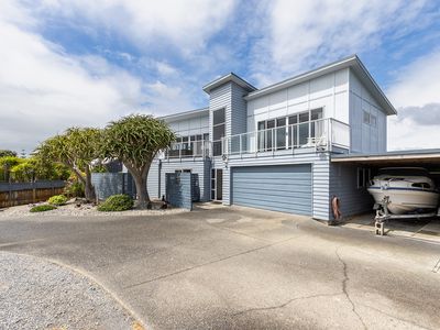 38 Pharazyn Avenue, Waikanae Beach