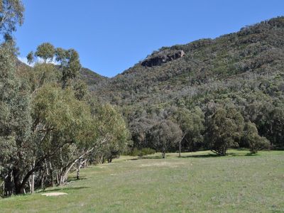 6118 Murray River Road, Thologolong