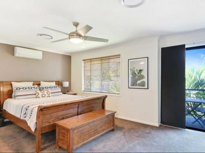 16 Second Avenue, Beachmere