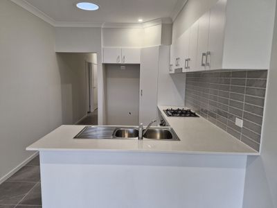 1/94 Settlers Boulevard, Chisholm