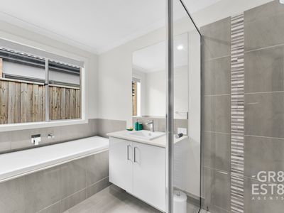 212 Saint Germain Boulevard, Clyde North