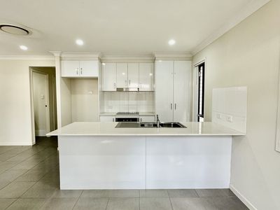 5 / 3 Broadleaf Pde, Redbank
