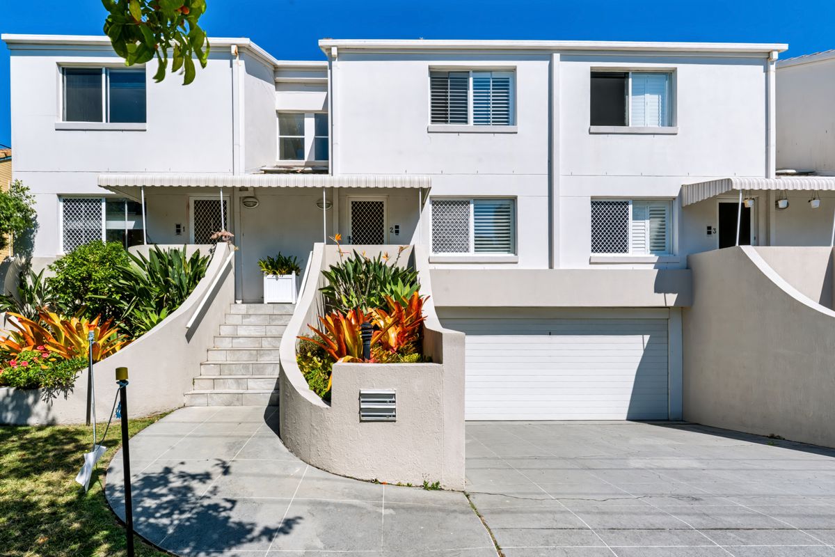 2 / 4 Orvieto Avenue, Mermaid Waters