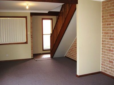 10 / 3 Commerce Drive, Warilla