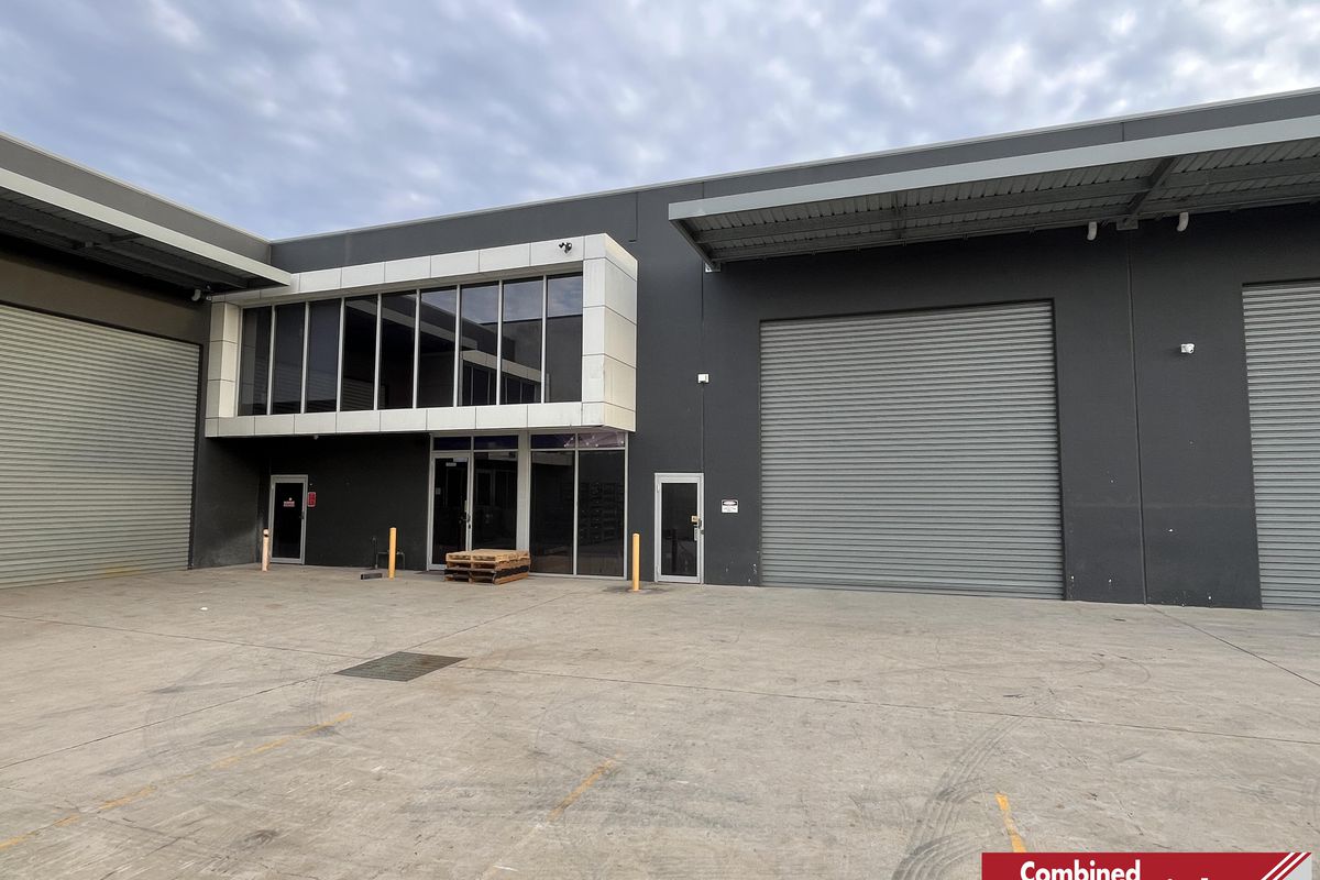 2 / 22 Saggart Field Road, Minto