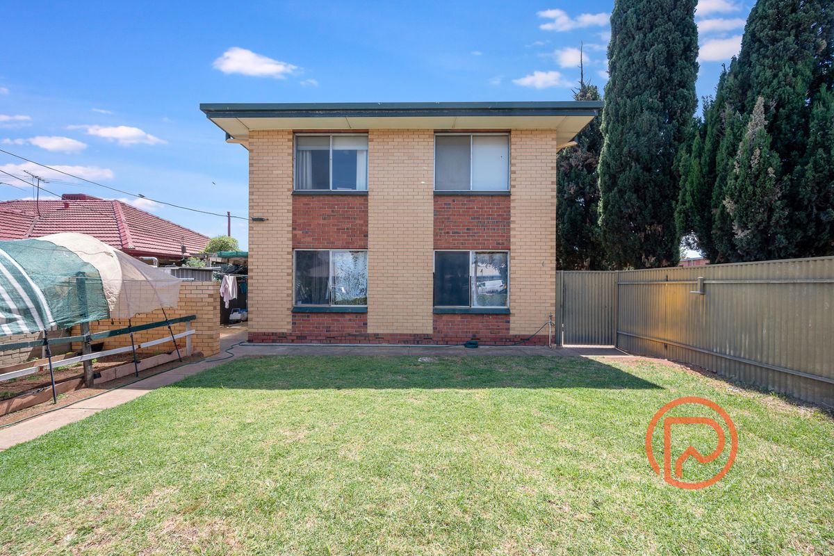 1 / 6 Main Parade, Clearview