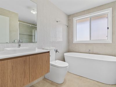 35 Clifton Crescent, Wilton