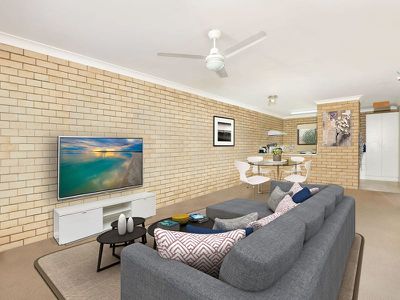 2 / 5 Bahlaka Street, Mooloolaba