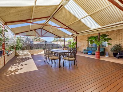 24 St Georges Avenue, Champion Lakes