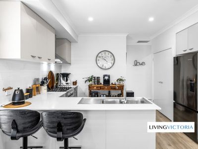 12 Arthurdale Crescent, Werribee