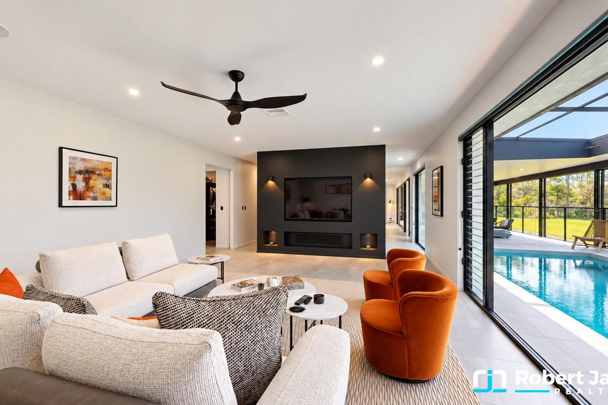 24 Amaroo Place, Cooroibah