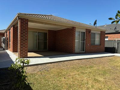 5 Edenvale Street, Manor Lakes