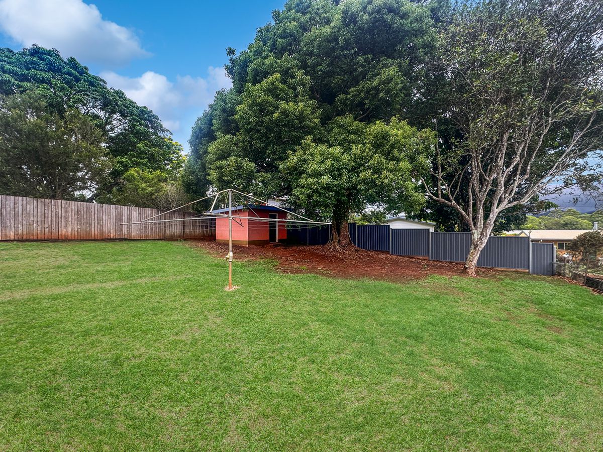 17 ARMSTRONG STREET, Atherton