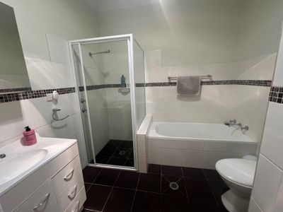 403-405 ARMIDALE ROAD, East Tamworth