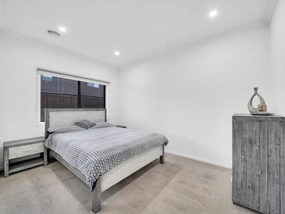 90 Anniversary Avenue, Wyndham Vale