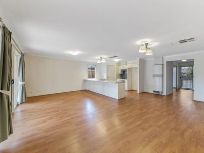 70 Light Avenue, Munno Para