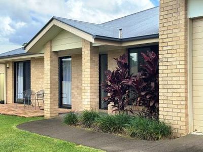 6 Gloria Close, Glass House Mountains