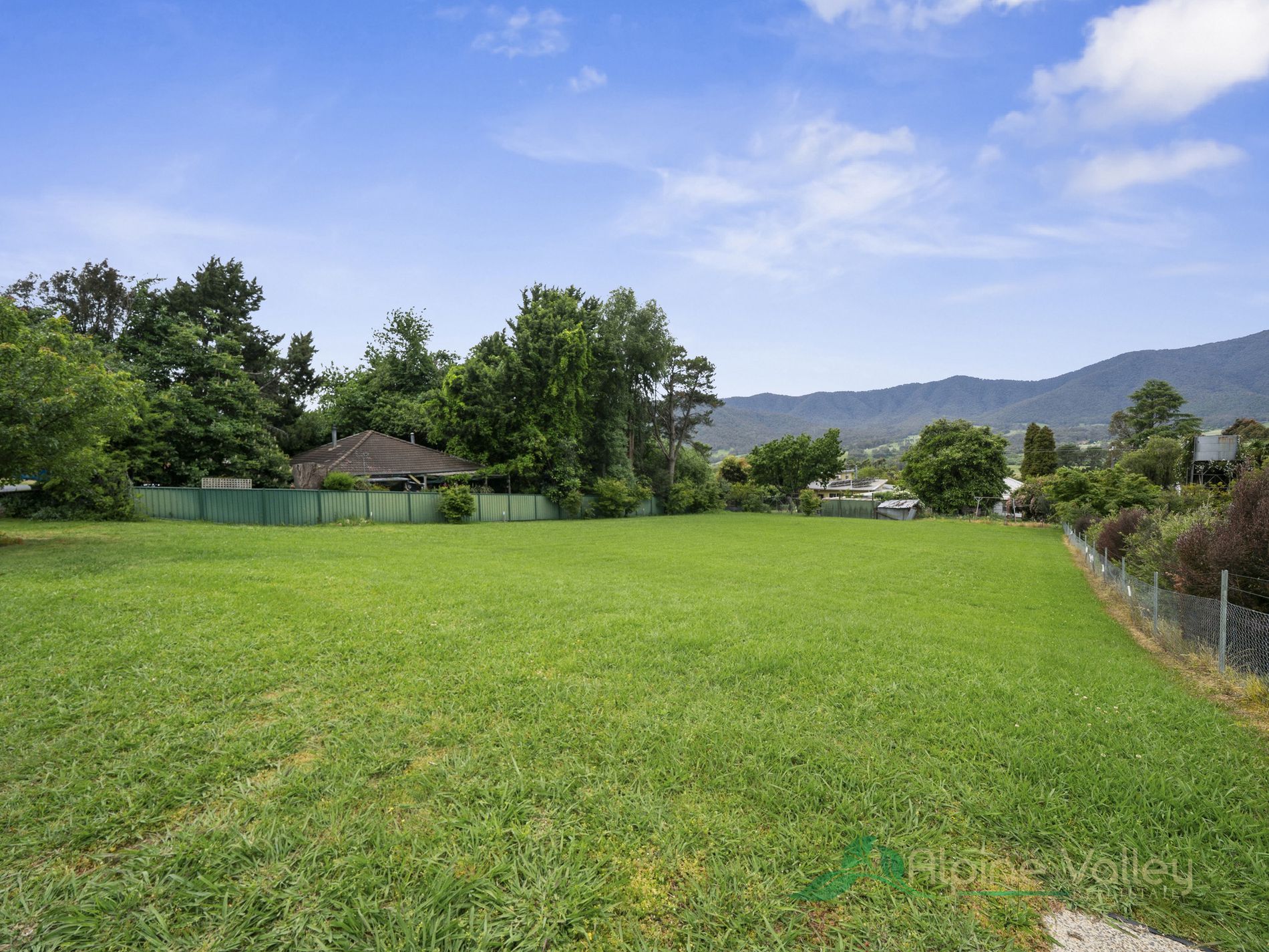 7 Charles Street, Tawonga