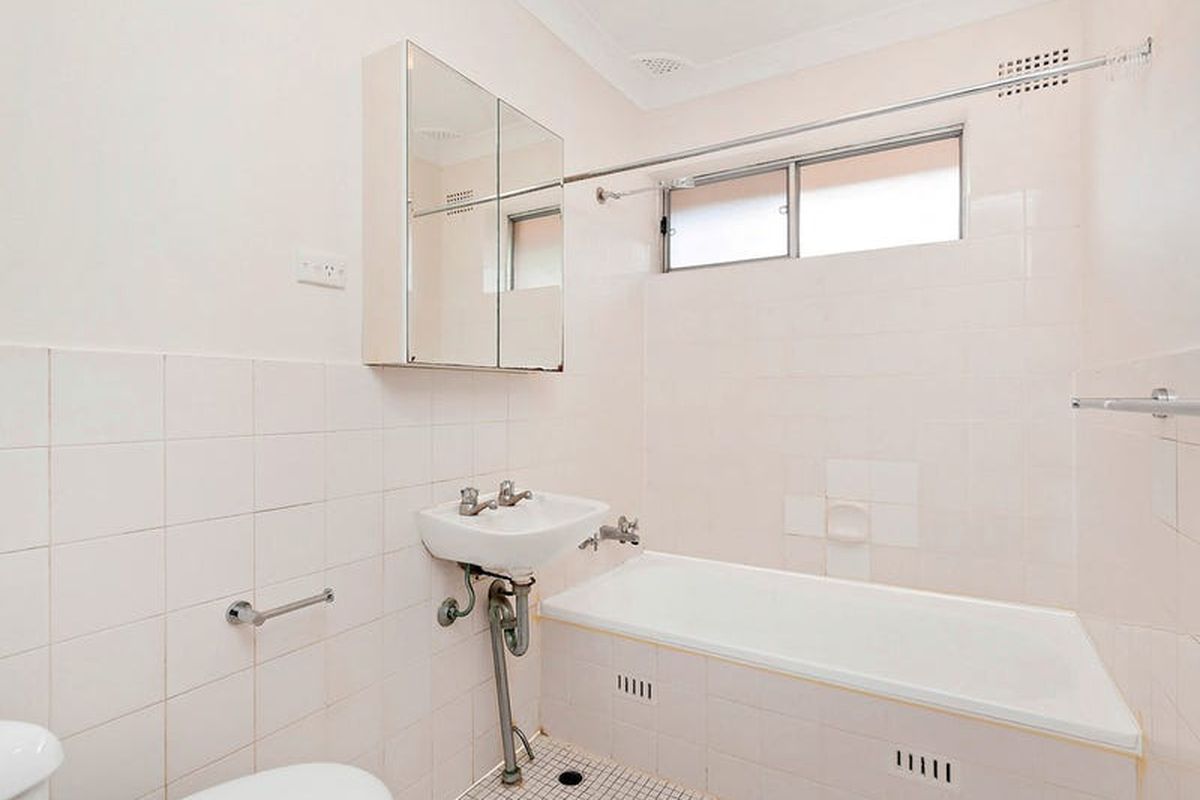 4 / 31-33 Hampstead Road, Homebush West