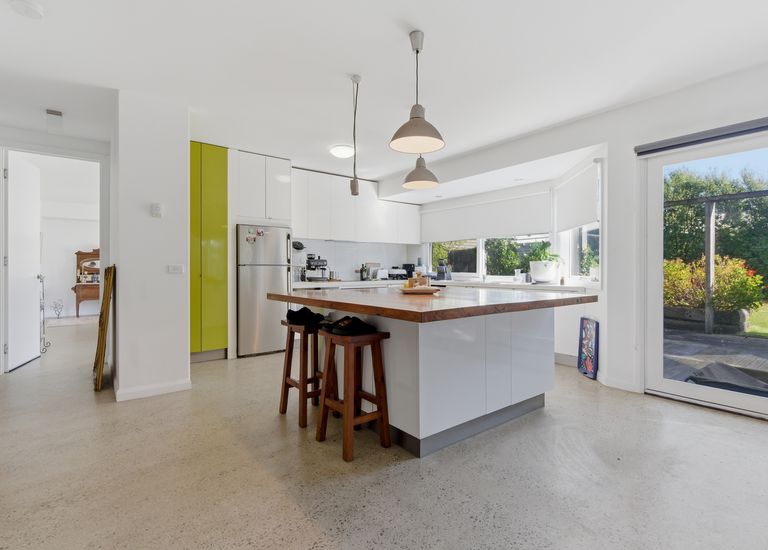 8 Aquarius Court, Portland North