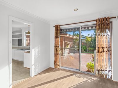 2 Desford Close, Shelley