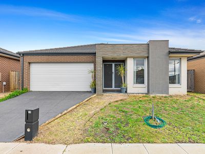 19 Peroomba Drive, Point Cook