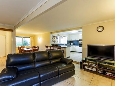 2 Lemin Avenue, Rutherglen